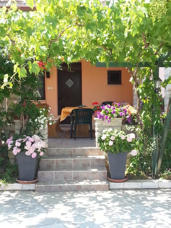 Apartments Santa Barbara Biograd Na Moru Exterior photo